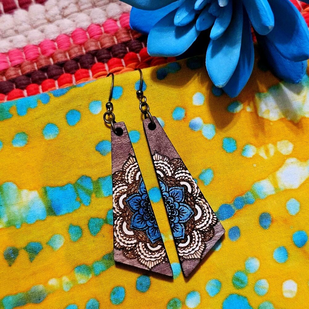Earrings. Wood. Blue & Ivory Mandalas. Pierced. - Picture 2 of 11